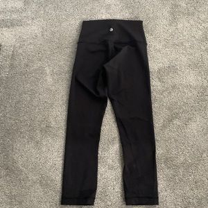 Lululemon black crop leggings